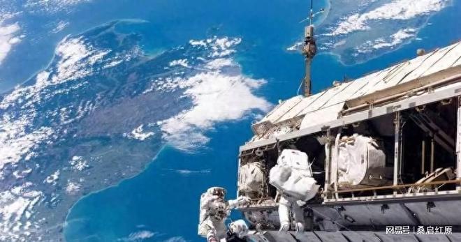 何洗澡、理发呢?回来身上会不会臭?不朽情缘航天员在太空生活3个月如(图8) 何洗澡、理发呢?回来身上会不会臭?不朽情缘航天员在太空生活3个月如(图8)